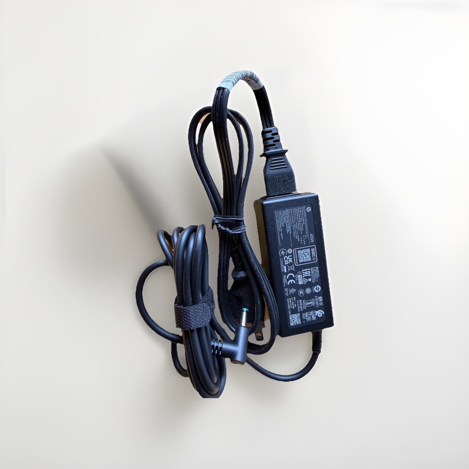 Genuine HP 45w Blue Tip Laptop Charger L25296-001 741727-001