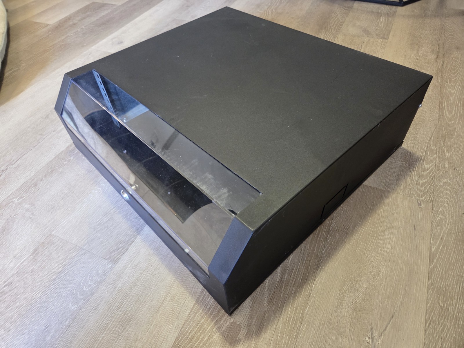 5U Wall Mount Network Equipment Enclosure (STV-OB5U5350GS-B)