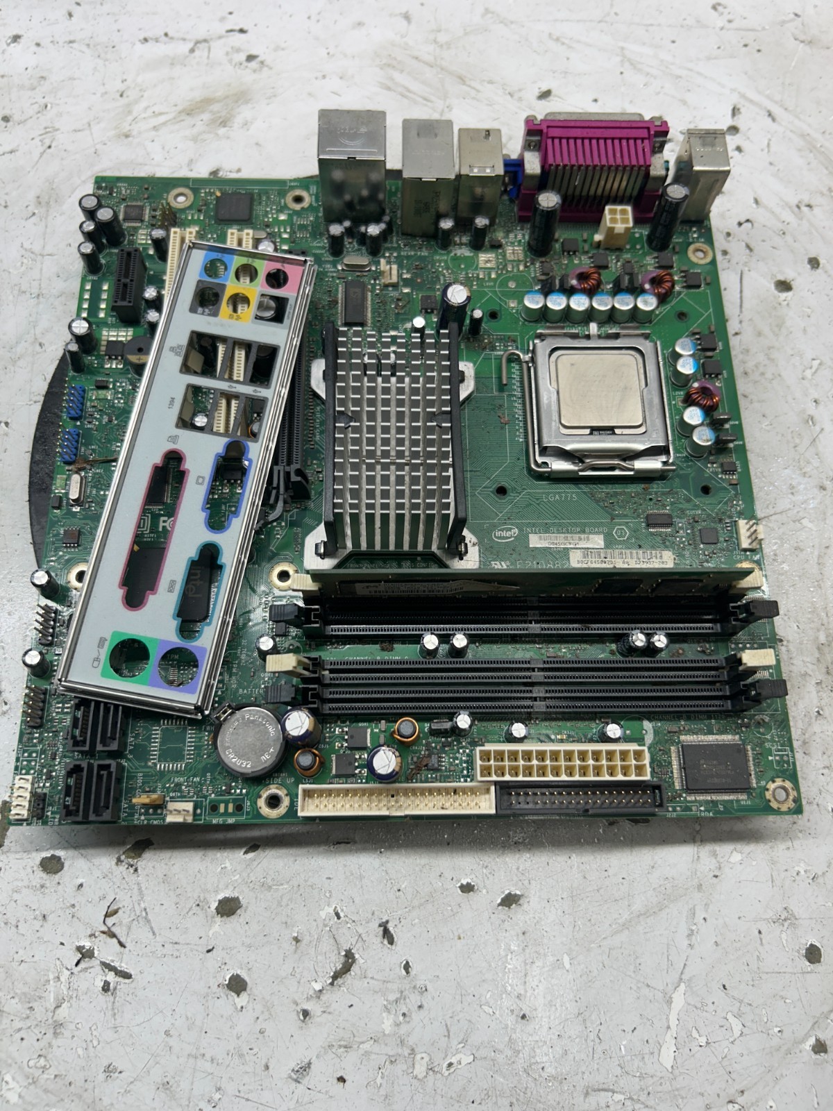 Intel Desktop Board D945GCFG1 Intel Pentium D  915 2.80GHz 256MB Ram