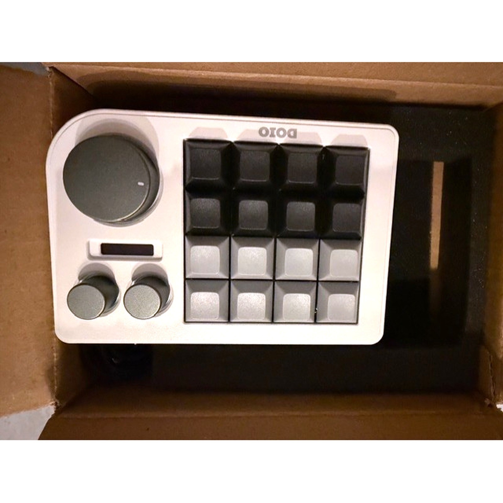 Doio Megalodon Triple Knob Macro Pad - 16 Keys - Iceberg White (KB-16-01)