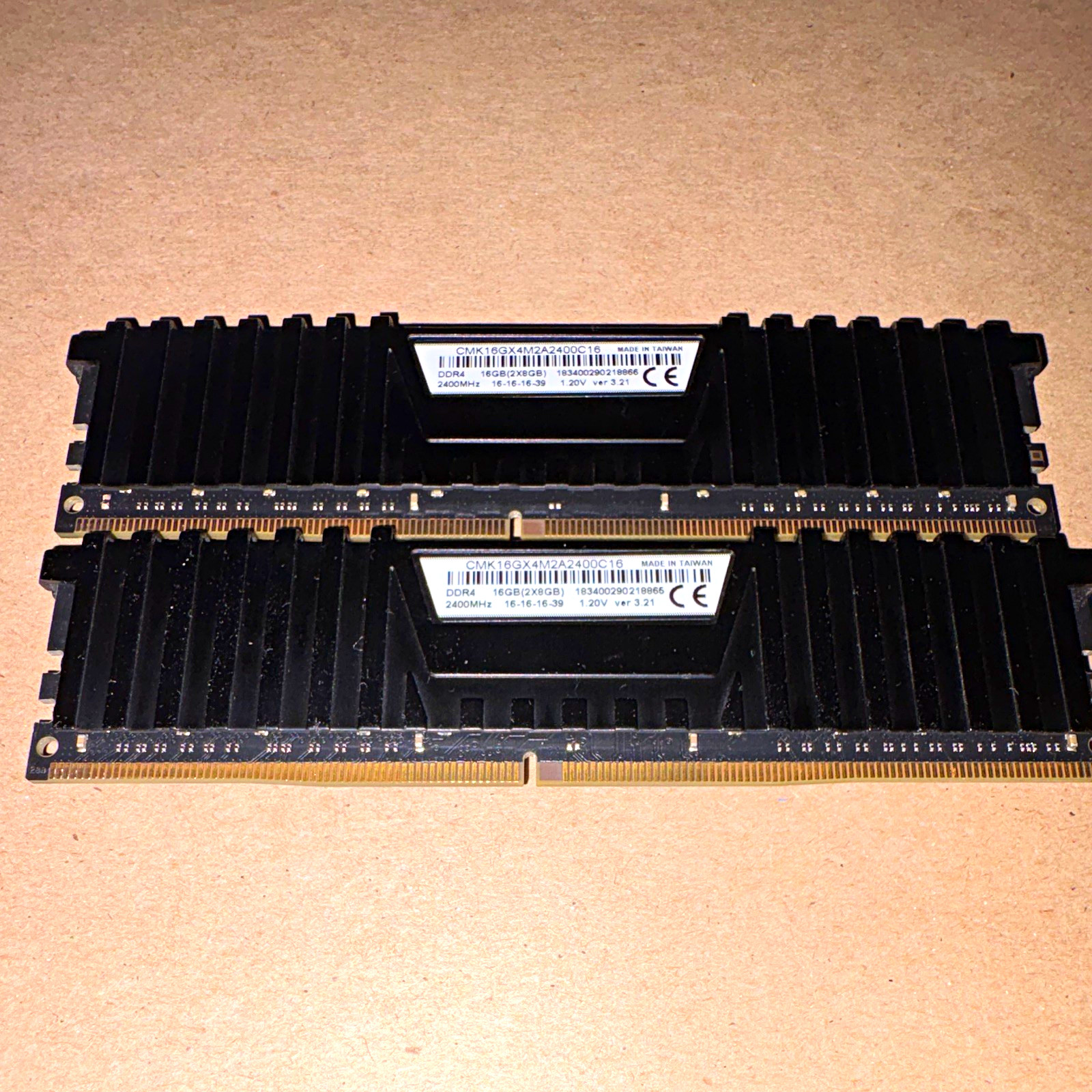 Corsair Vengeance LPX 16GB (2x8GB) DDR4-2400 DIMM CMK16GX4M2A2400C16