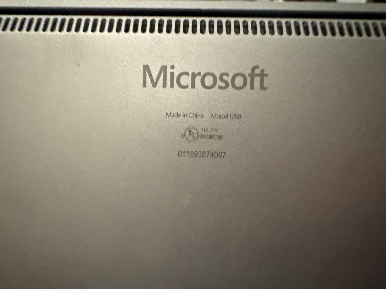Microsoft Surface Laptop 1769 13.5" i5-7300U 8GB 256GB SSD Win10 Silver