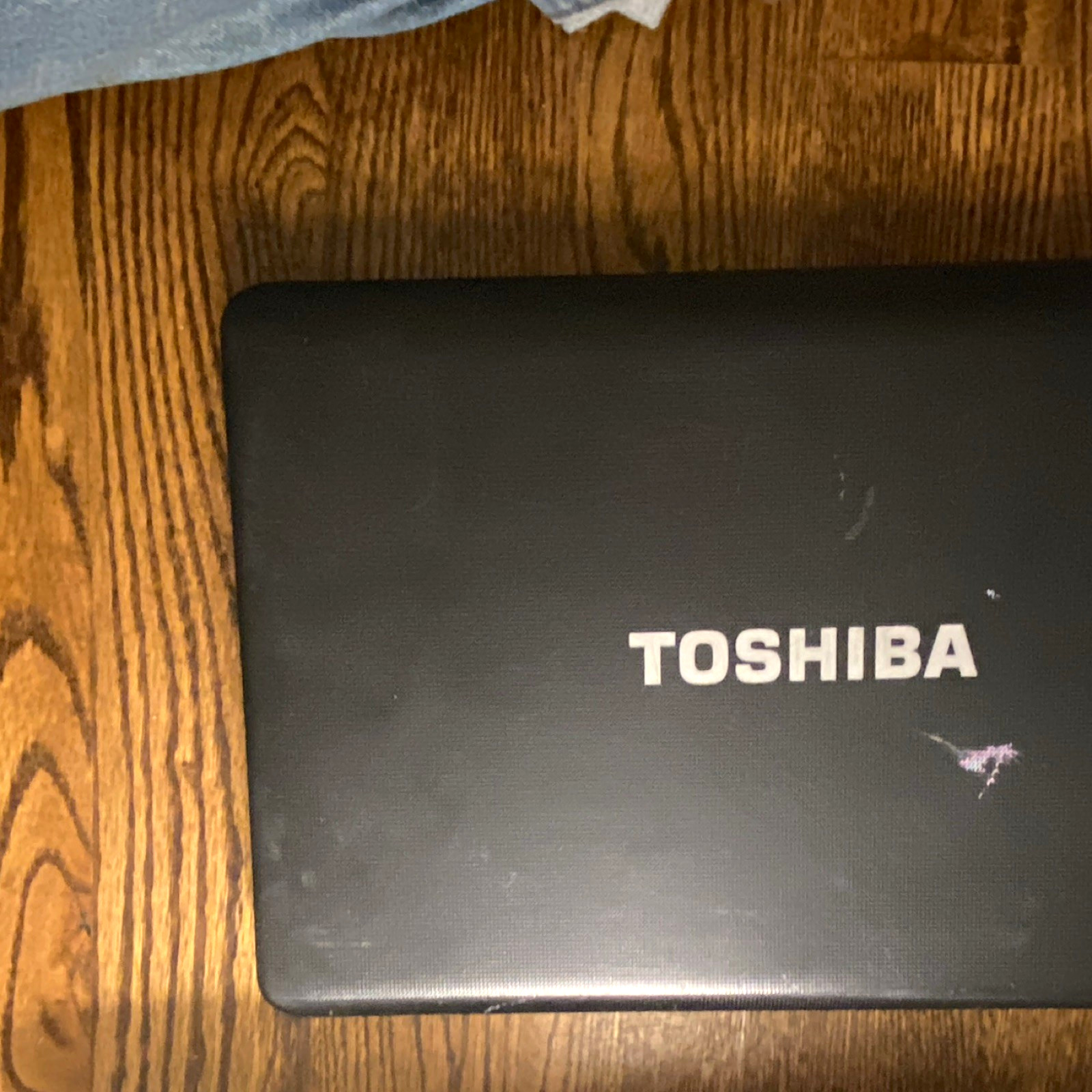Toshiba Satellite C655D-S5130 15.6" AMD E 4GB 500GB HDD Black Wi-Fi Webcam
