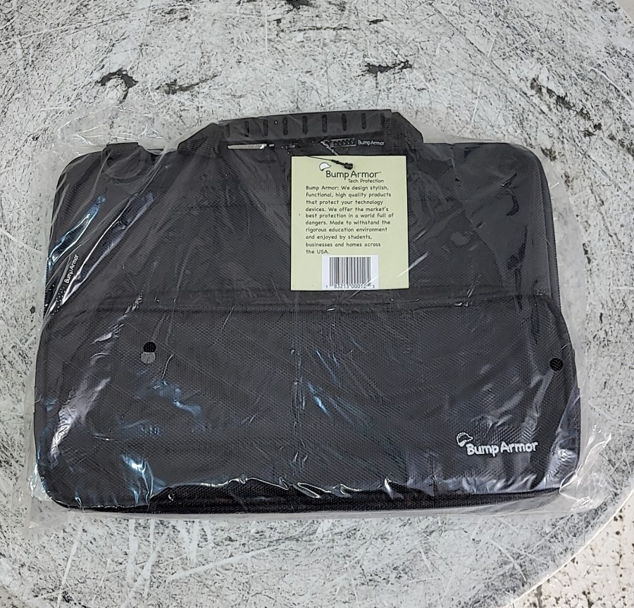 NEW OPEN BAG BUMP ARMOR dp21032 Laptop bag SEE NOTES