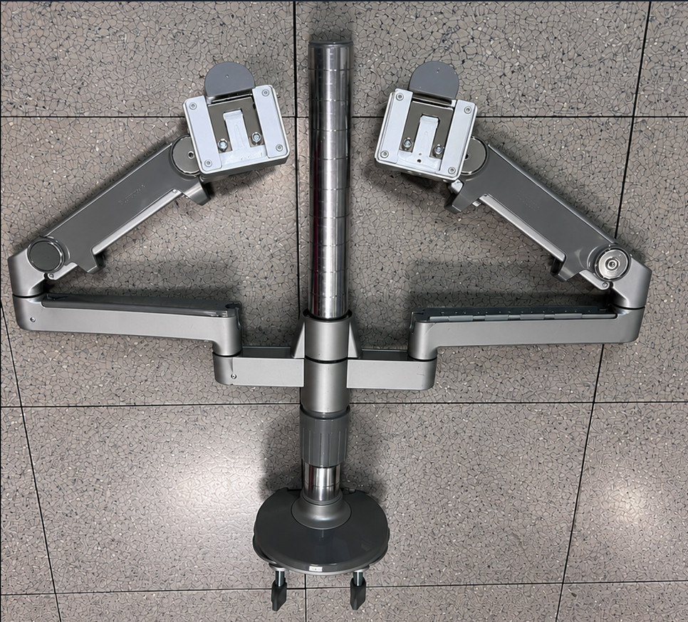 Humanscale M/Flex Triple Monitor Arm System Heavy Duty Post Desk Mount Silver