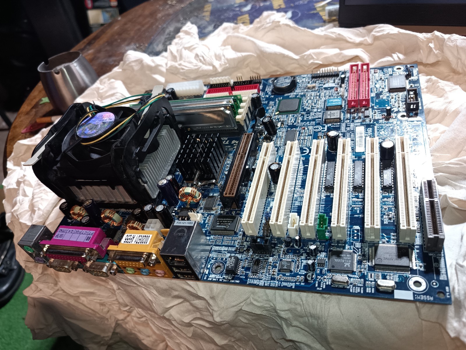 Gigabyte GA‑8ITXR Socket 478 Motherboard + 256MB RDRAM + Intel Cooler Blue PCB