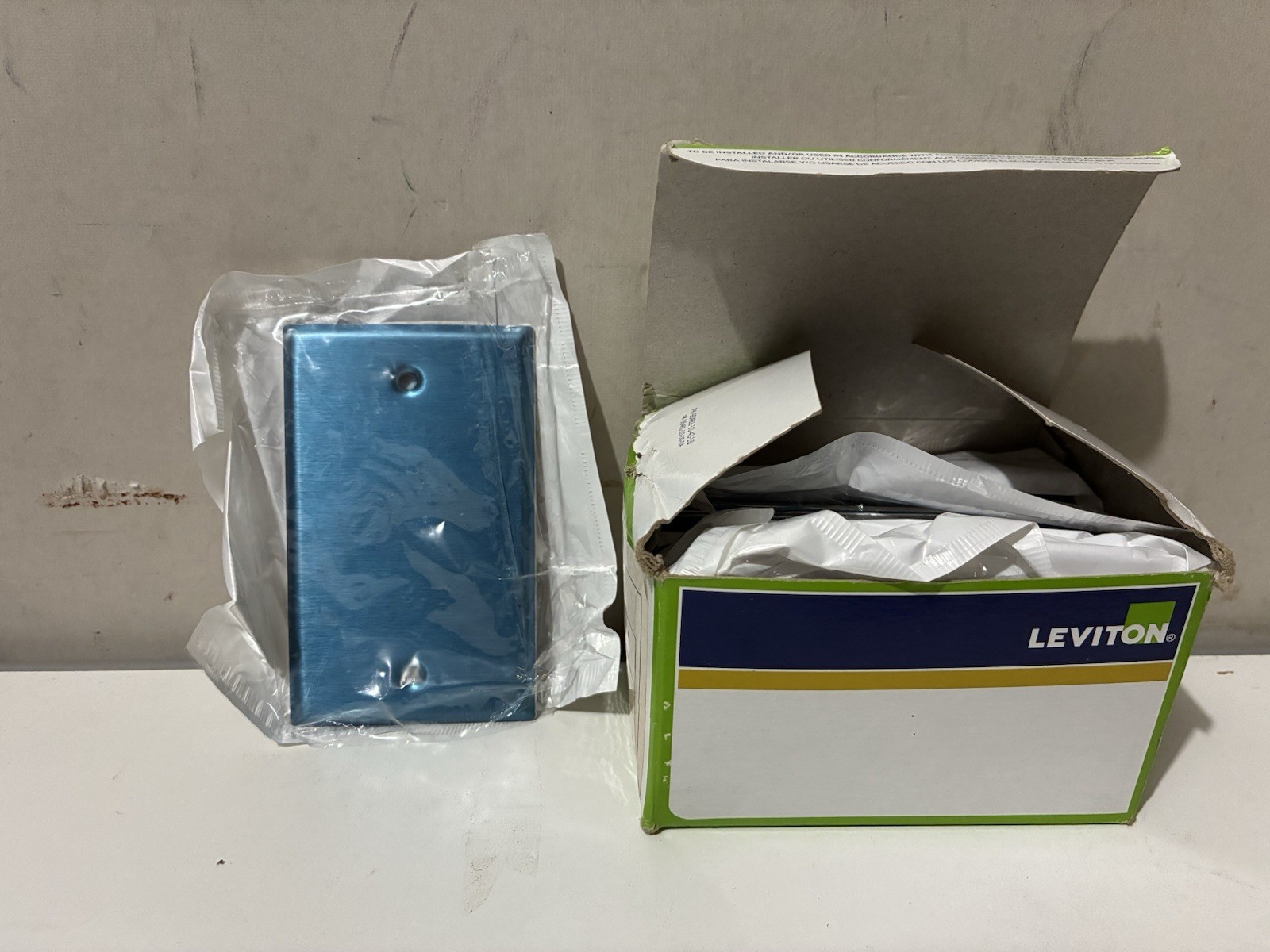 Box of 10 LEVITON 84014-40 ONE-GANG NON MAGNETIC WALLPLATE STAINLESS STEEL