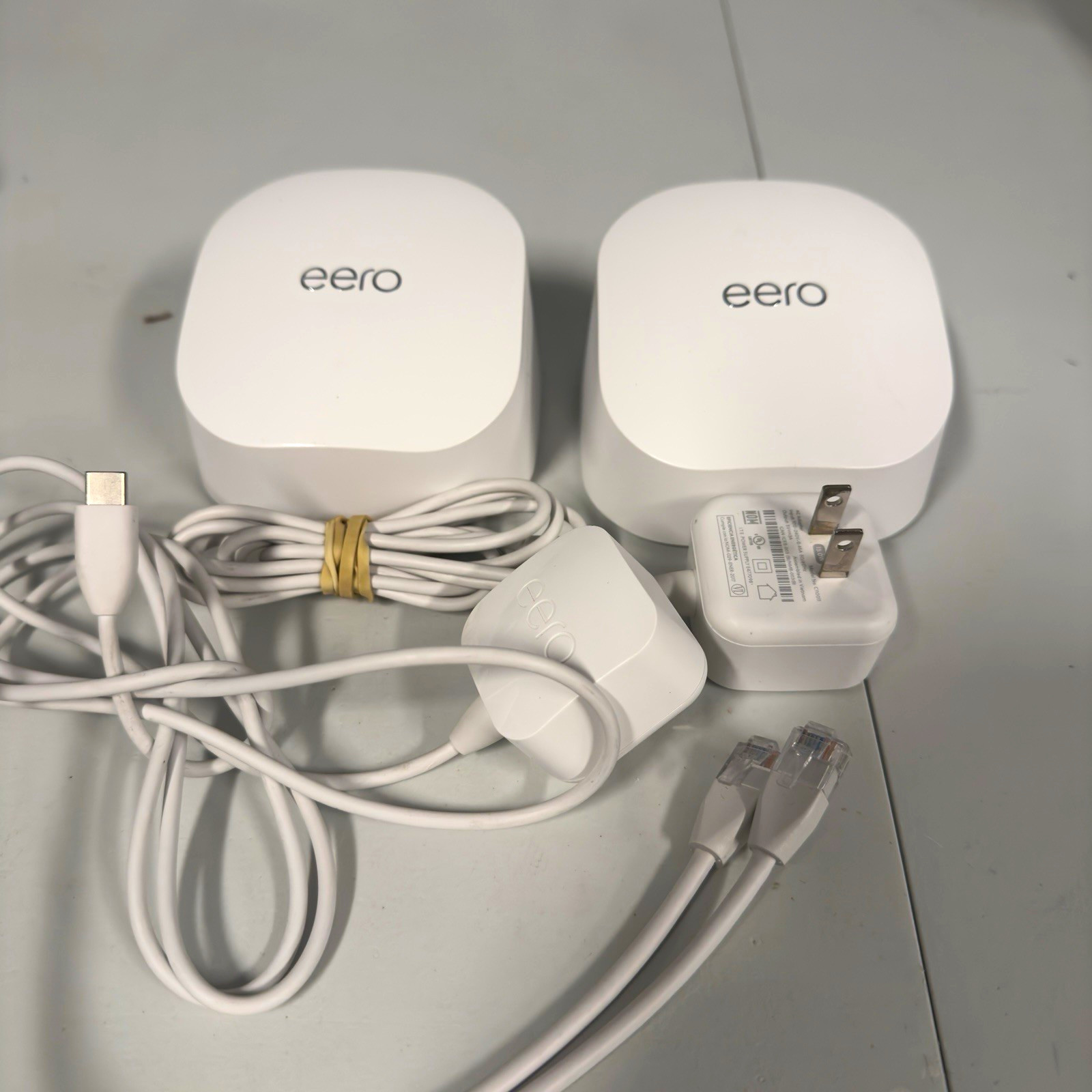 eero 6 Dual-Band Mesh Wi-Fi Router and Extender N010001 & Q0100001