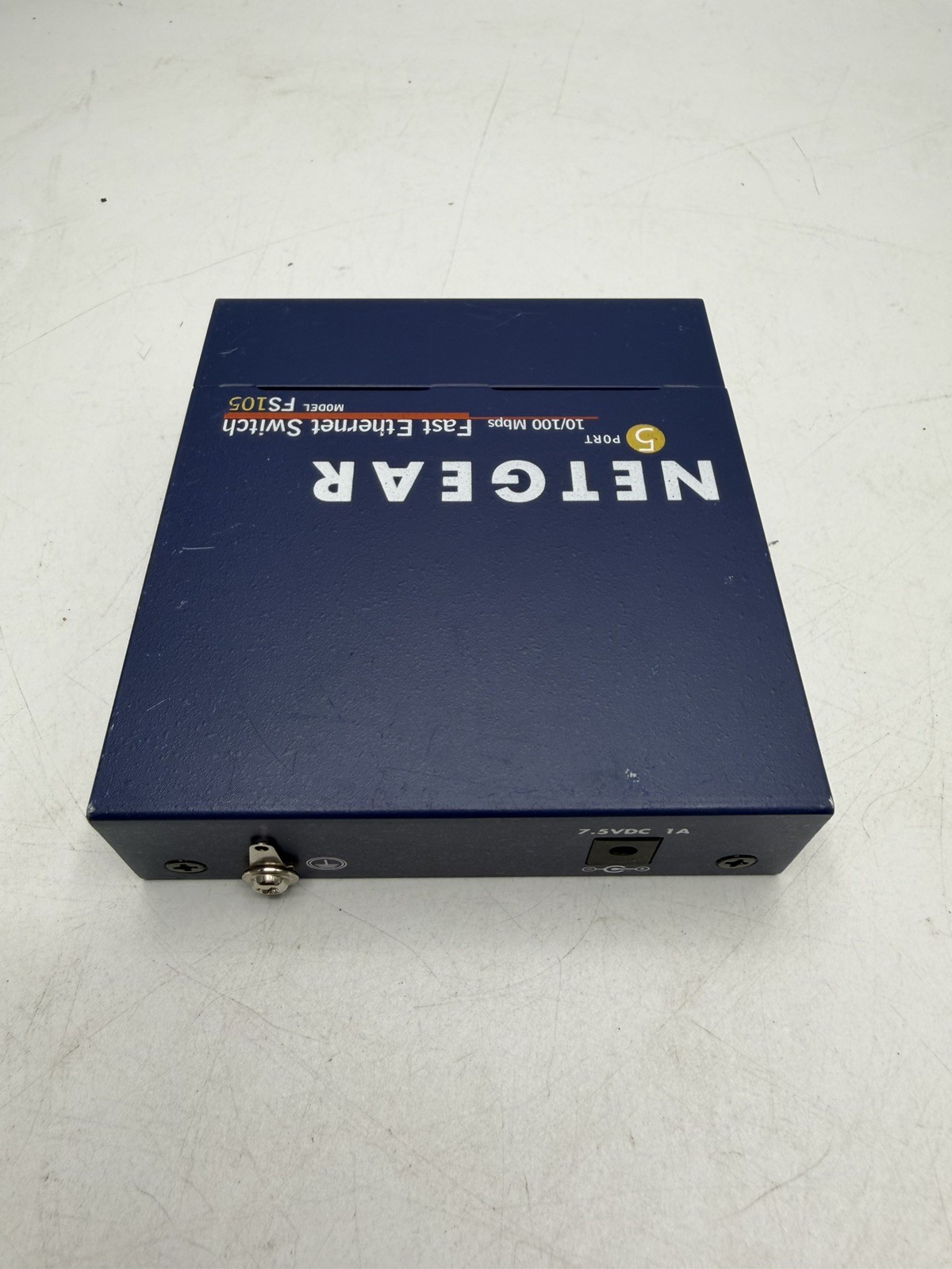 NETGEAR FS105 v2 5-Port 10/100 Mbps Fast Ethernet Switch