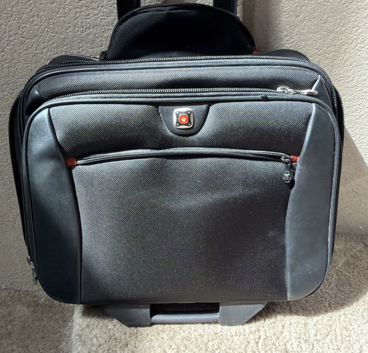 Wenger 16” Swiss Gear Wheeled Business Case W/ Laptop Case *Free-Ship*