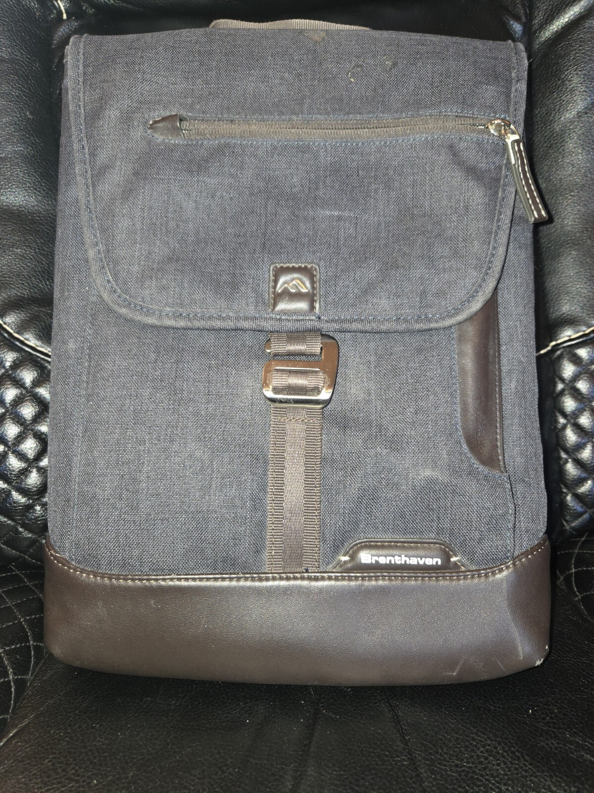Brenthaven Collins Vertical Messenger Bag for Microsoft Surface Pro 3-4, Indigo 