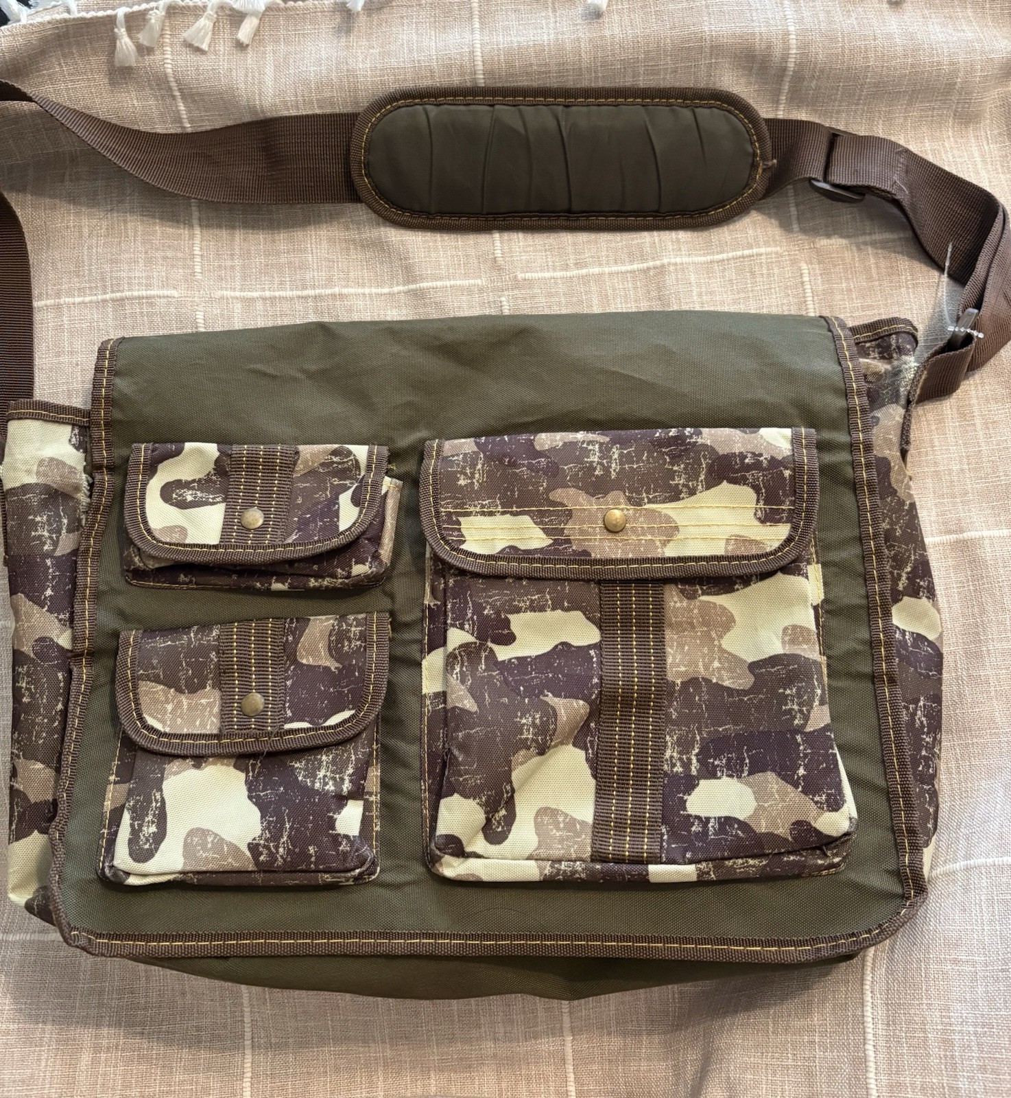 Embark Camouflage Messenger Laptop Bag, Polyester, Adjustable Shoulder Strap
