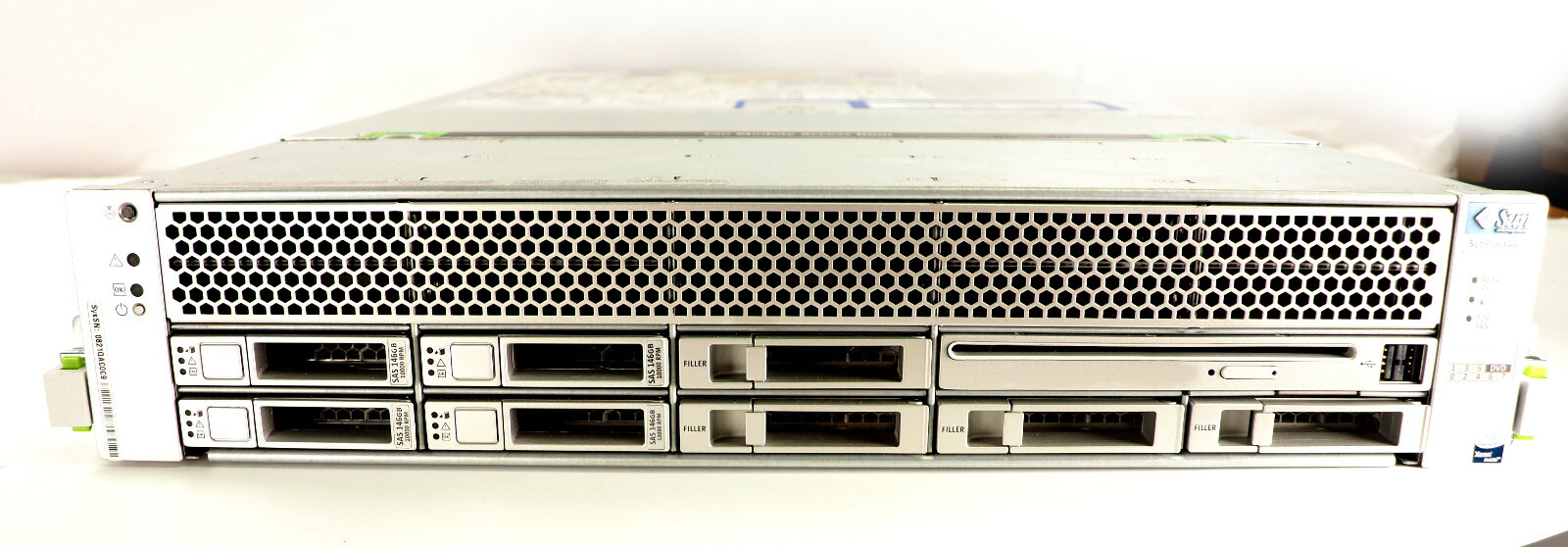  SunFire x4450 Quad Xeon 7300s 128 GB DDR2 4x, 146GB HDDs, NIC, SAS Card 2x PSUs