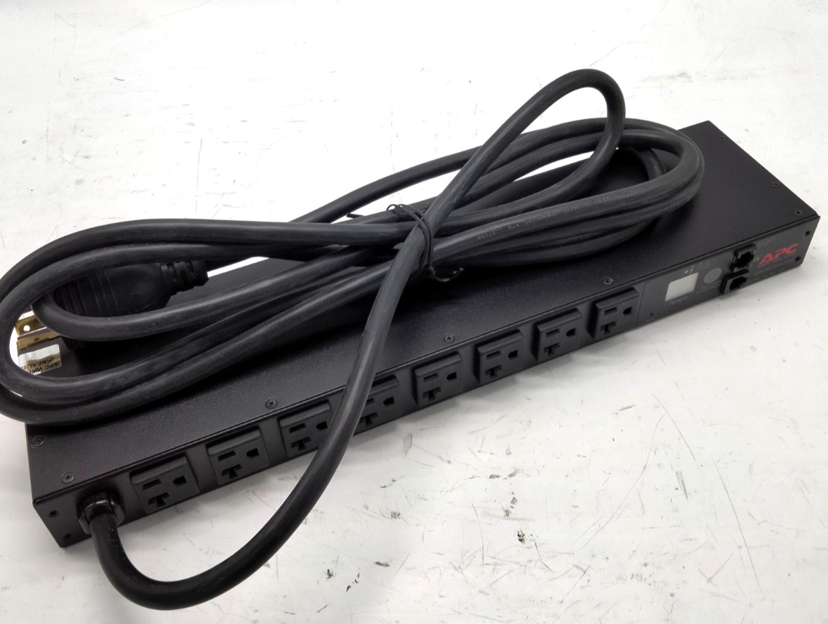 APC AP7901 Switched Rack Mount PDU, 8 Outlets, 100/120V, 16A