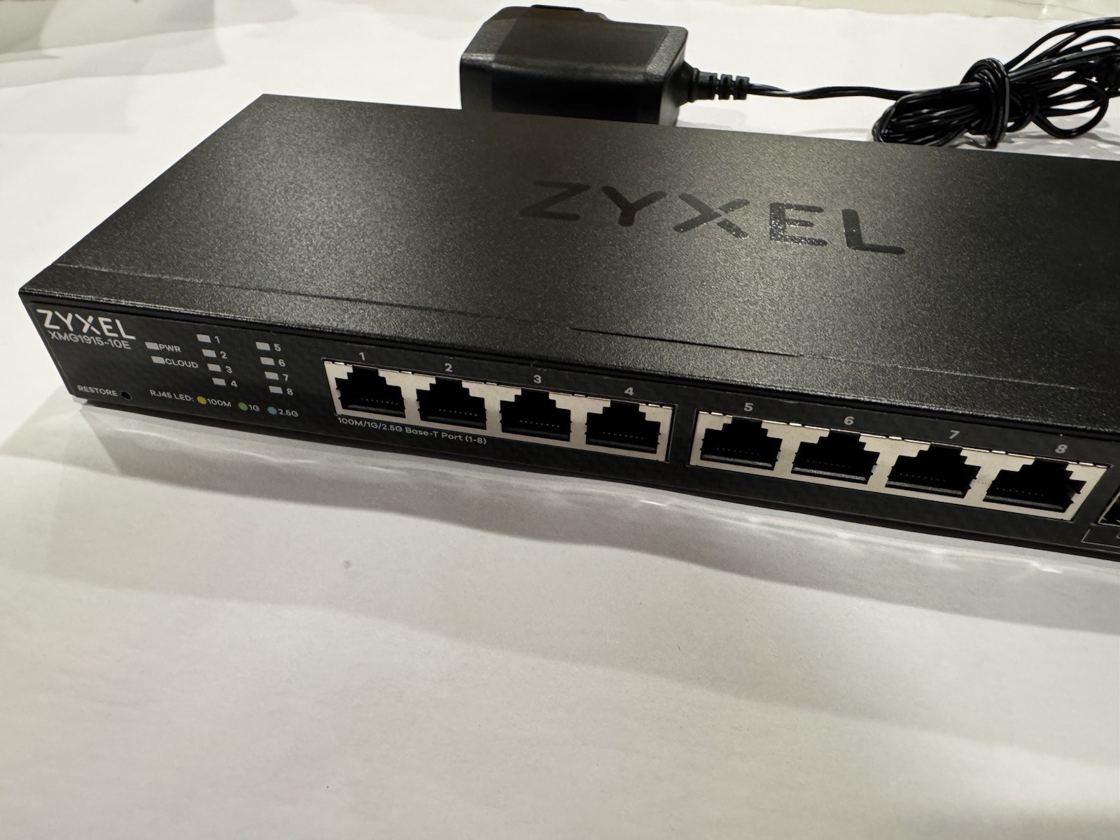 Zyxel XMG1915-10E 8-Port 2.5GbE Smart Managed Switch 2x 10G SFP+ Open Box