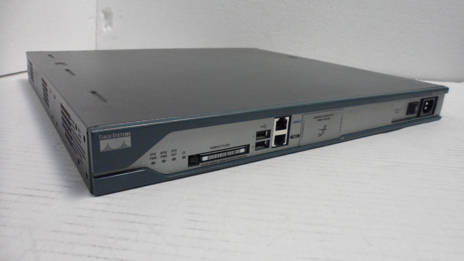 CISCO2811-HSEC/K9 Security Bundle w Adv IP Serv AIM-VPN/SSL-2, 64F/256D 
