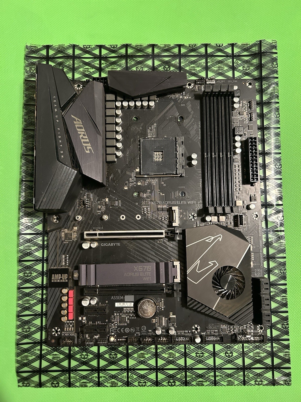 Gigabyte x570 Aorus Elite am4 atx motherboard