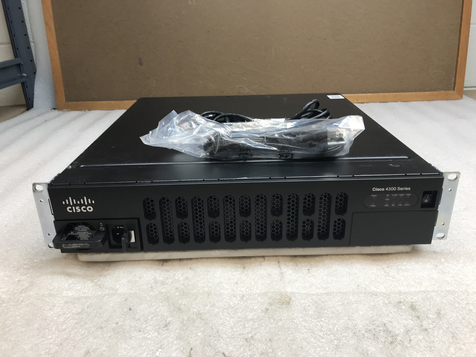 Cisco ISR4351/K9 200Mbps w/ PVDM4-256 Router - Tested w/ Rack Ears