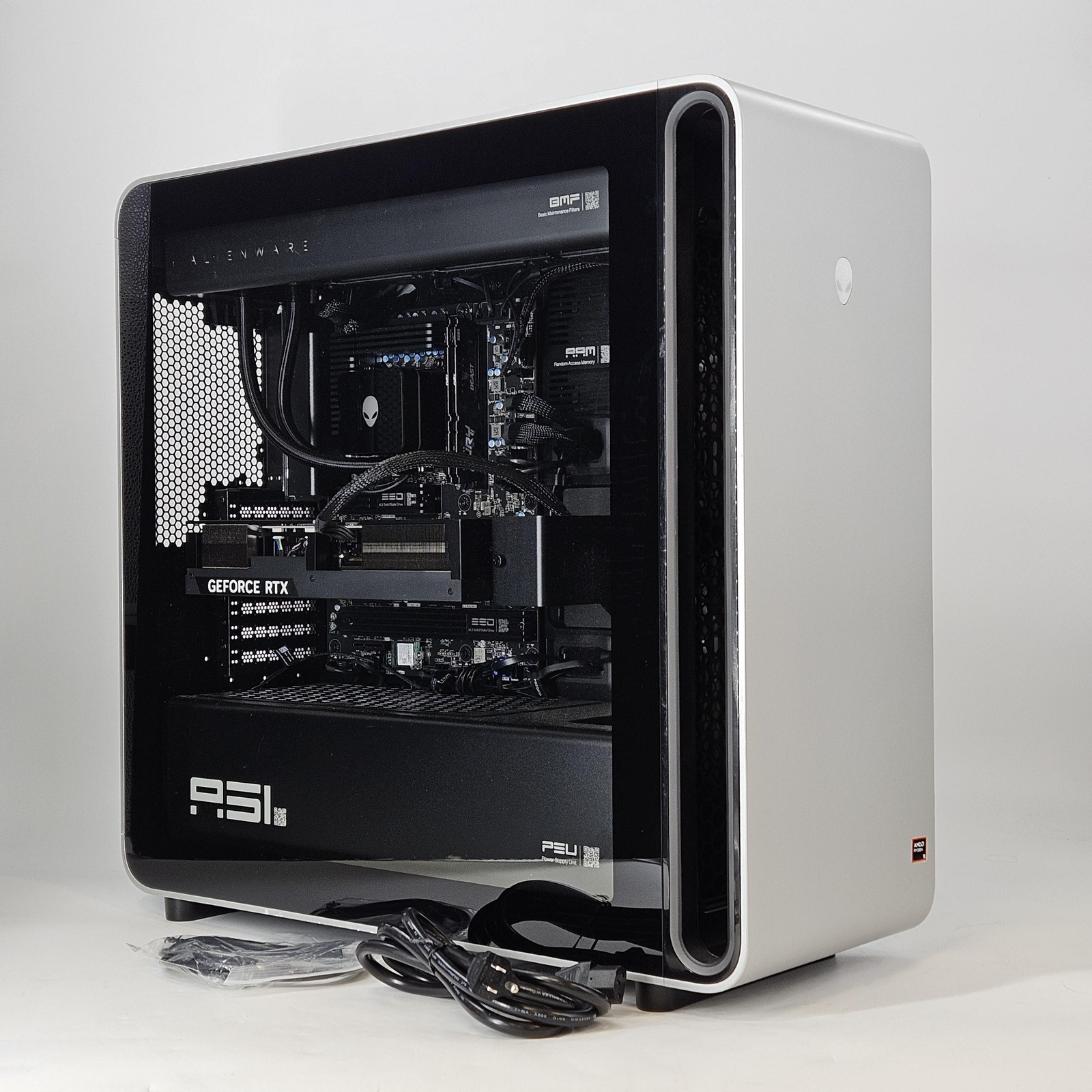 Dell Alienware Area-51 Gaming AAT2265 4.3 GHz Ryzen 9 9950X3D2 64GB 2TB RTX 5090