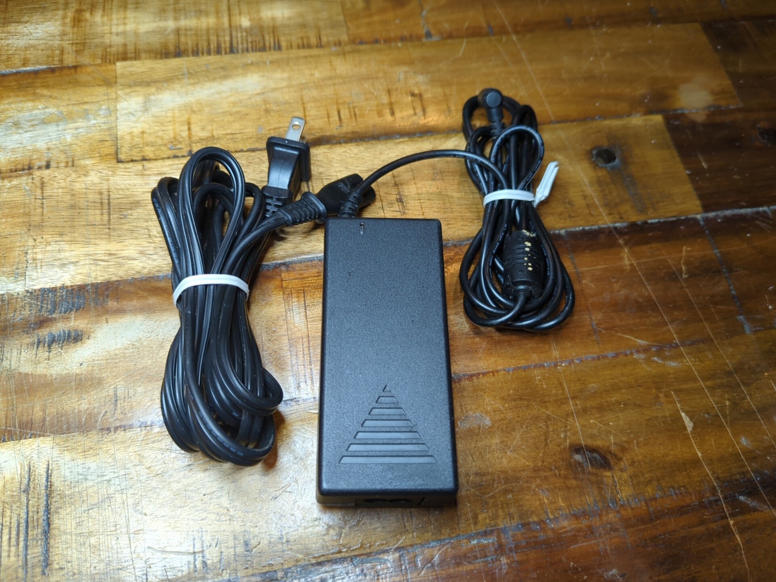 Dymo DSA-65w-2 24060 OEM GENUINE AC DC Adapter Power Supply Cord Charger