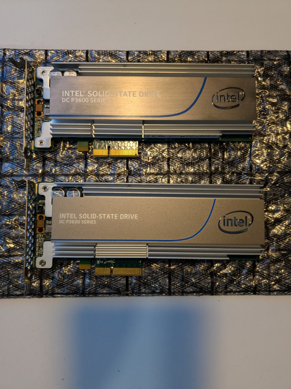 2-Intel DC P3605 Series SSDPEDME016T4S 1.6TB PCIe 3.0 x4 NVME  LOT OF 2x 1.6TB