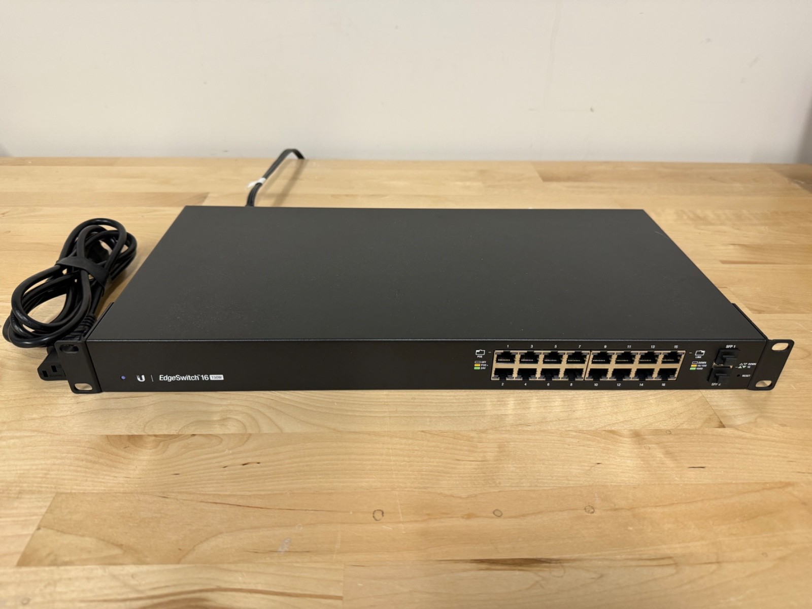 Ubiquiti Networks ES-16-150W EdgeSwitch 16 150W  16-Port Switch