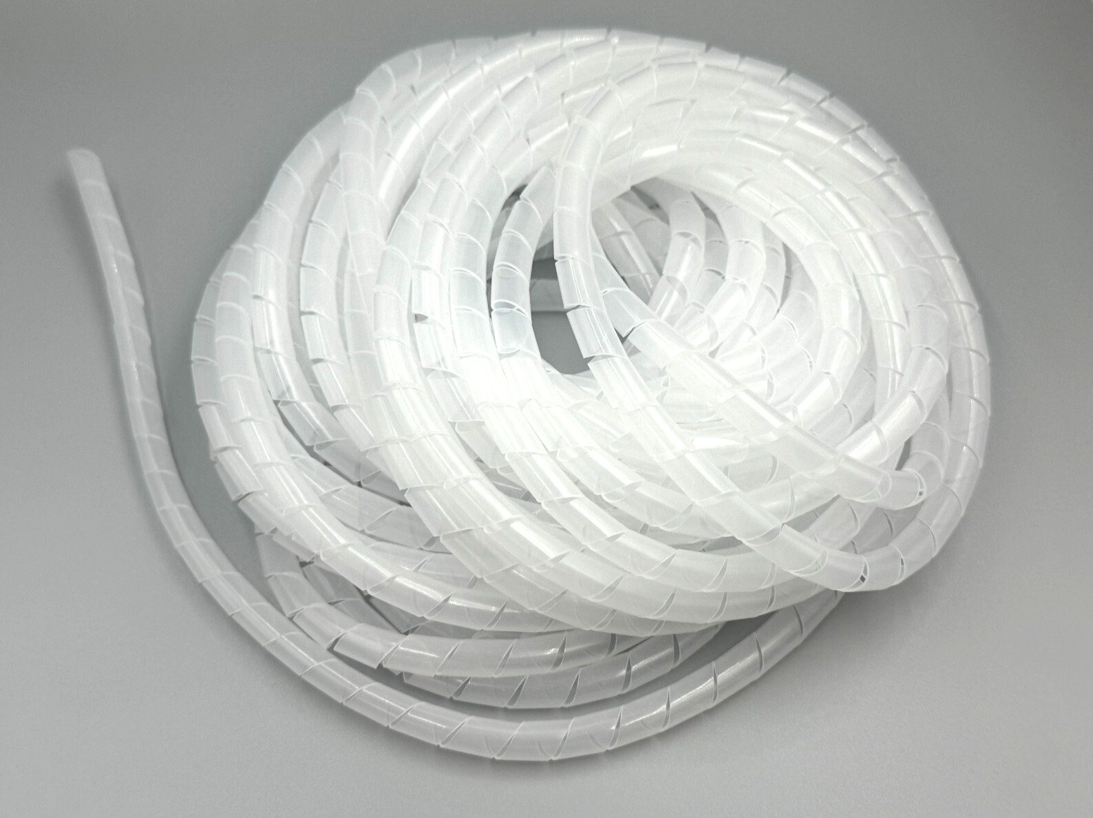 5/8" (16mm) Dia x 15 ft long Spiral Cable protective wrap  white