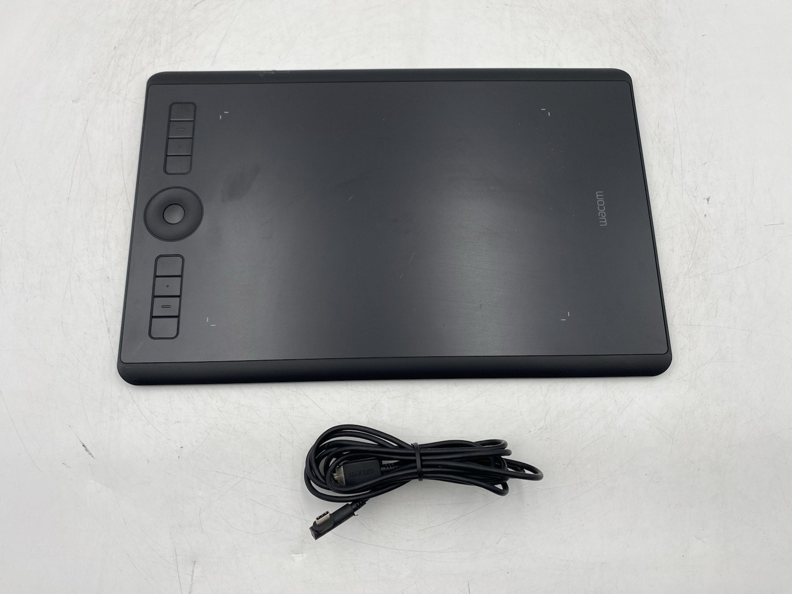 Wacom Intuos Pro Medium Drawing Tablet PTH-660 w/ USB Cable