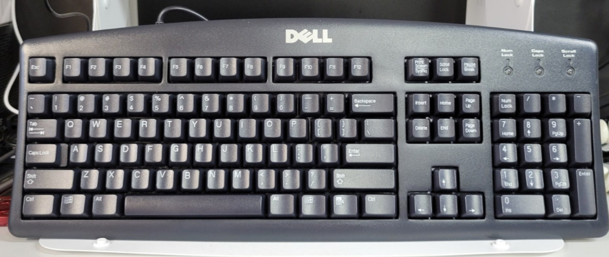 DELL SK-8110 Black PS/2 Wired Standard Desktop Computer Keyboard Works Great