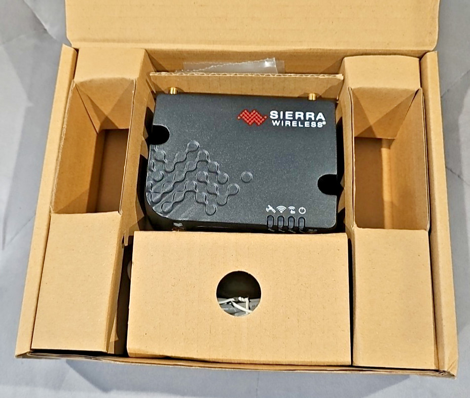 Sierra Wireless AirLink RX55 Modem/Wireless Router With Antenna -NEW