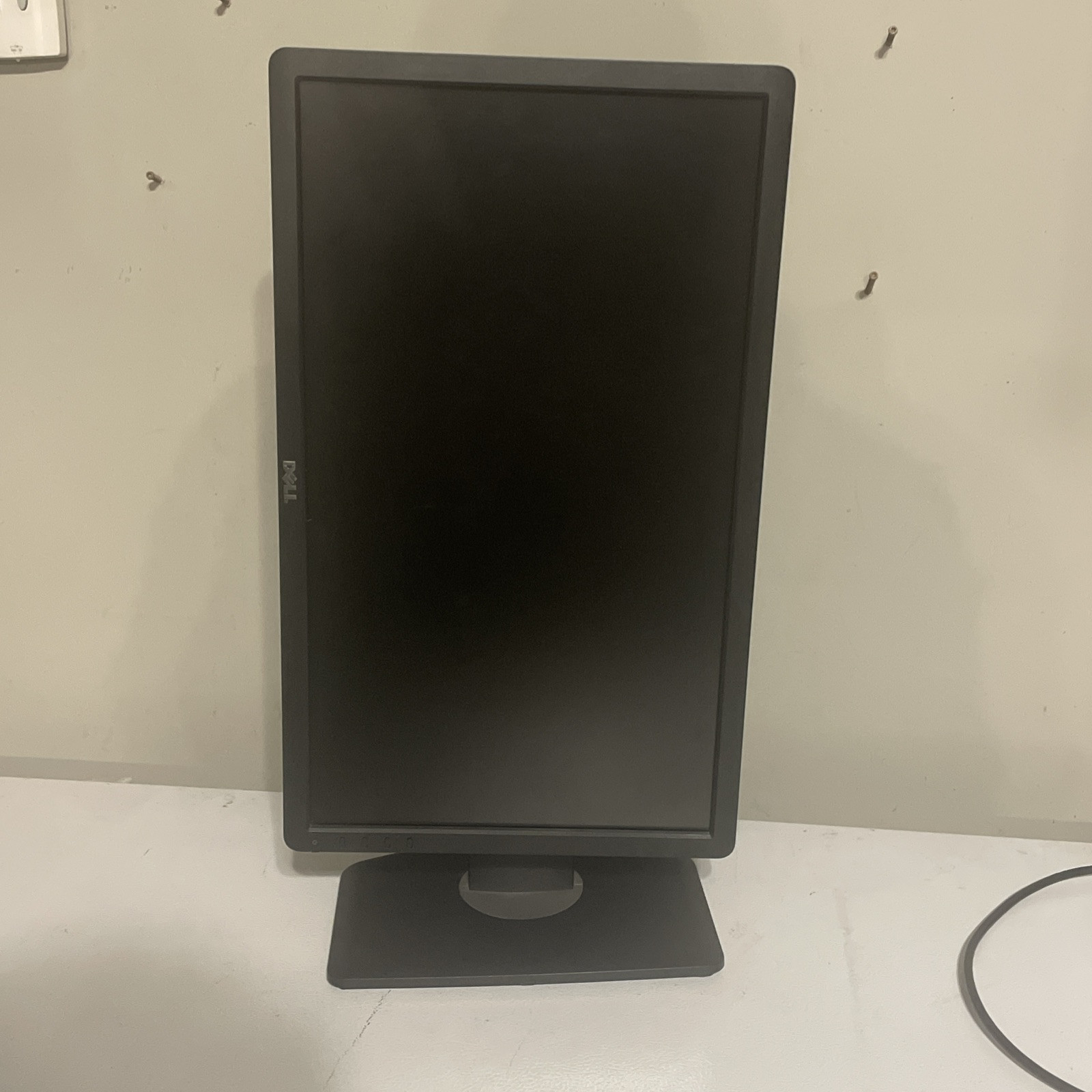 Dell P2212H 21.5'' 1080p LED-Backlit TN LCD Widescreen Monitor Adjustable Stand