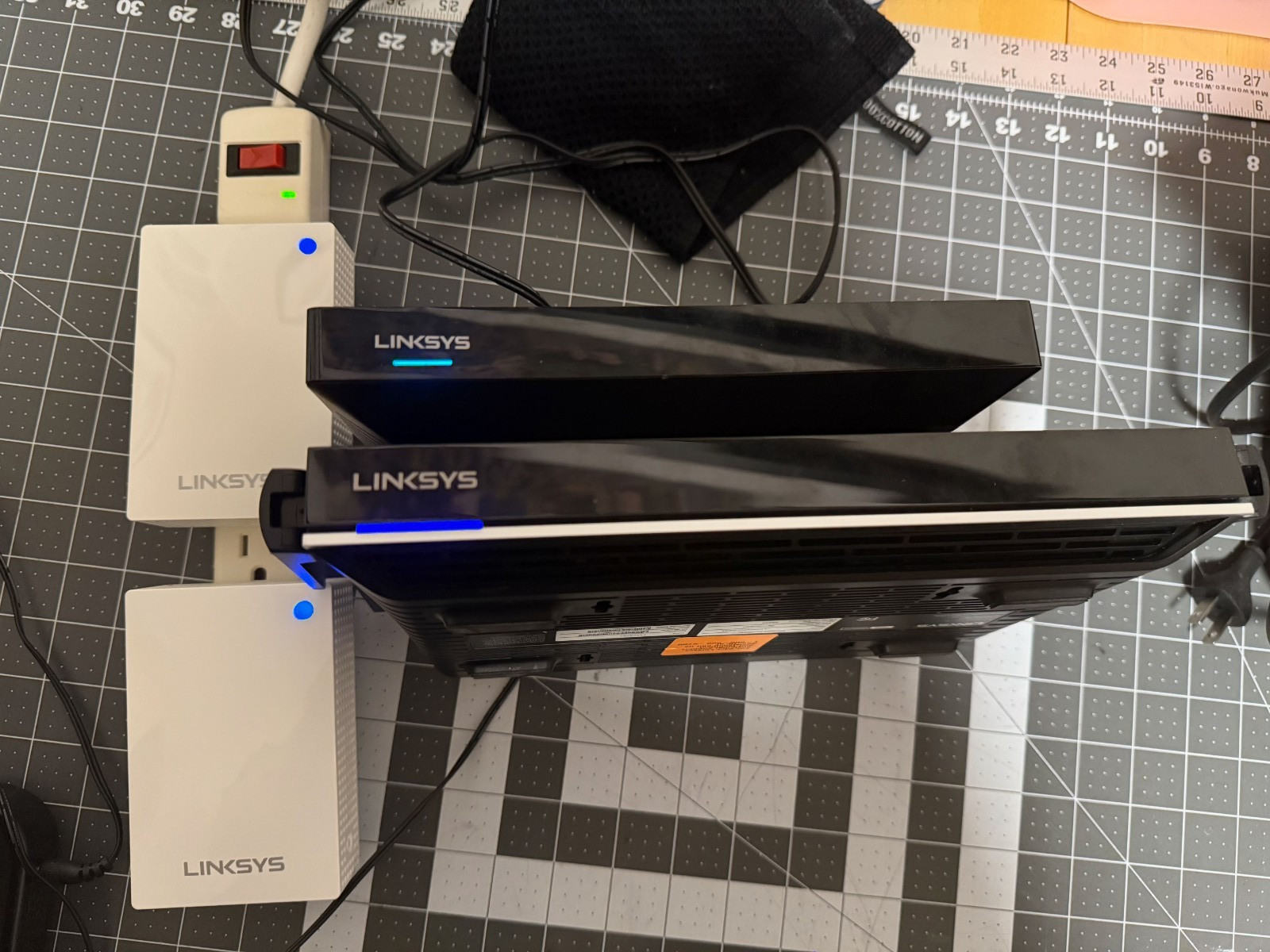 Linksys Mesh Network Bundle - 2 routers, 2 wifi extenders