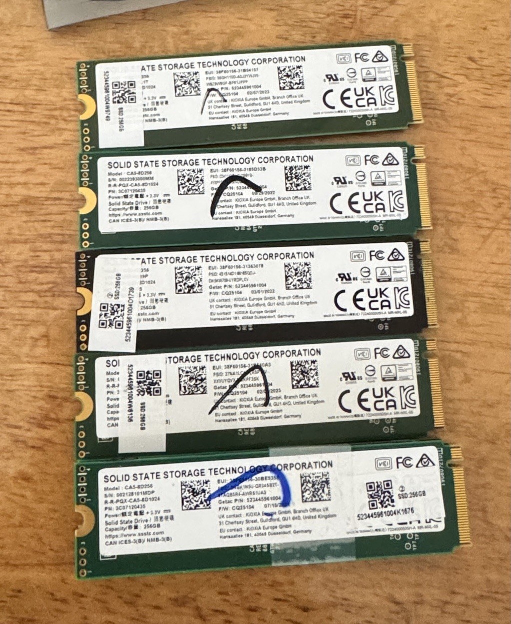 LOTS OF (5) SSST  SSD 256GB NVMe
