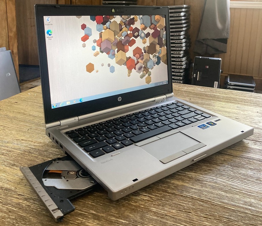 14.1" HP Probook 8460/70 Series Laptop Windows 7 Pro 64 Bit i5 2ghz 4gb 250gb