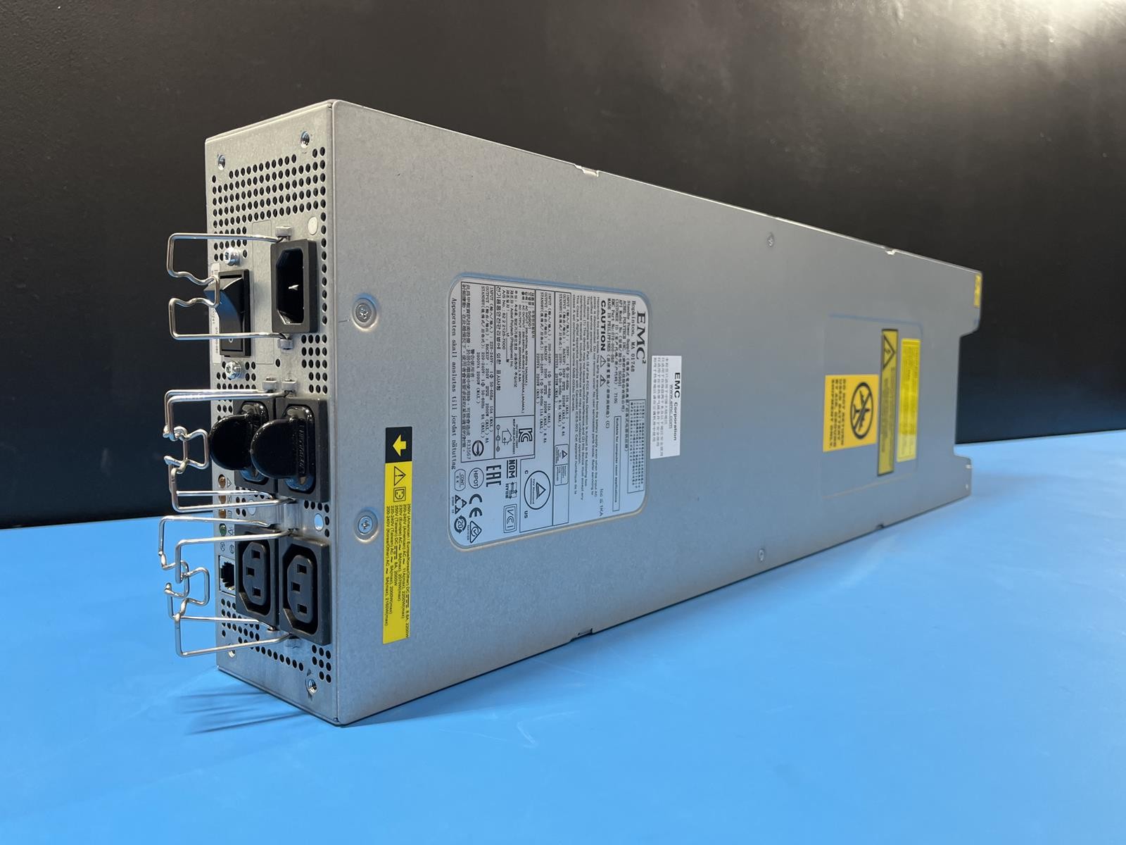 EMC 078-000-080 2200W Sps Tray Enclosure W/ 078-000-111-00 Battery Pack VNX8000