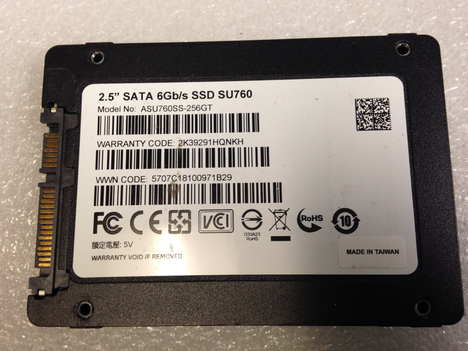 ADATA ASU760 SATA 2.5'' 6Gb/s Internal SSD  ASU760SS-256GT
