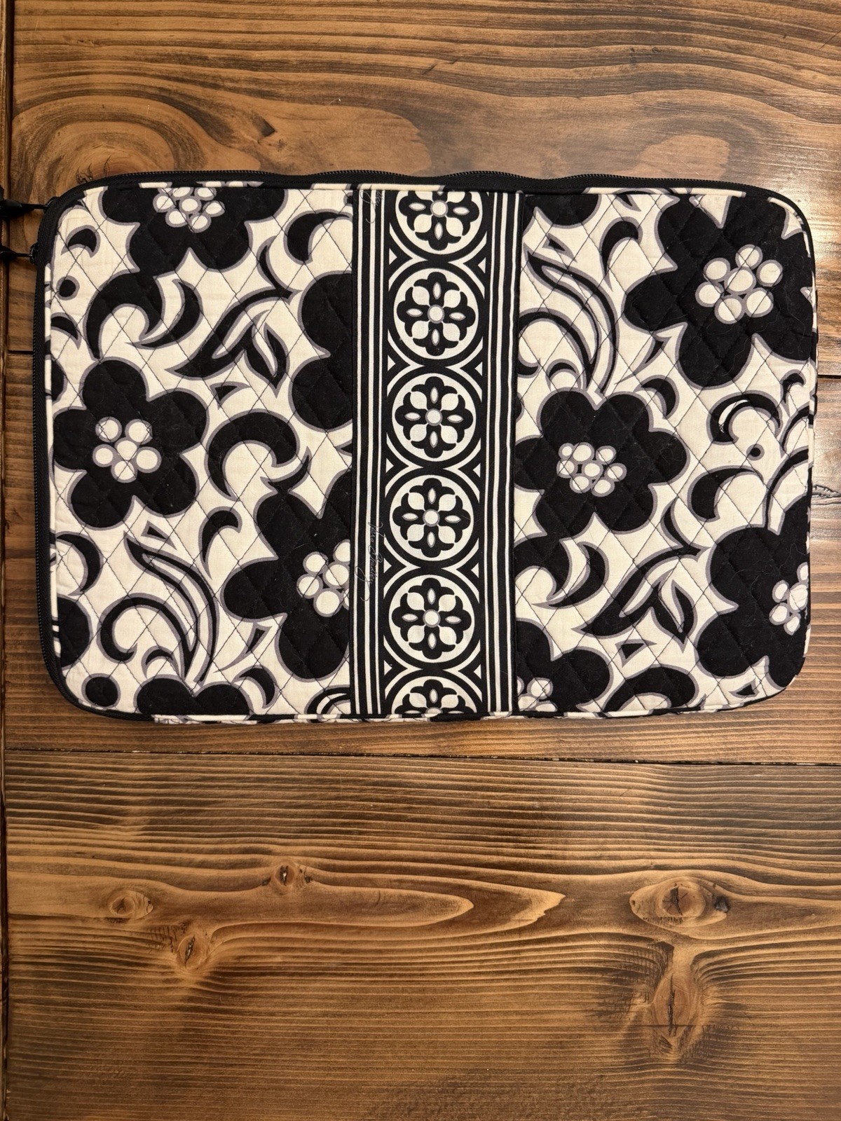 Vera Bradley Black & White Floral Fabric Zip Cosmetic Makeup Bag w/ Pocket
