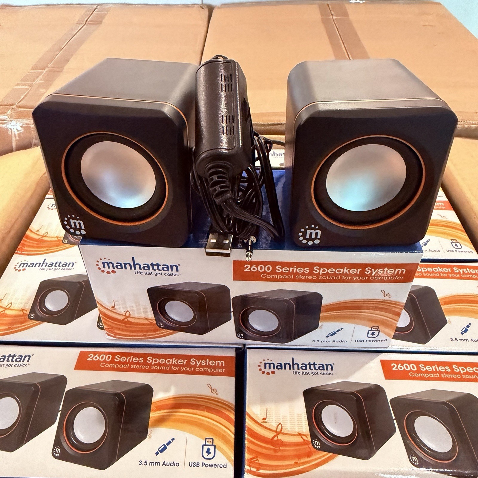 Manhattan USB Powered Stereo Speaker System 2600 Series Compact For Computer