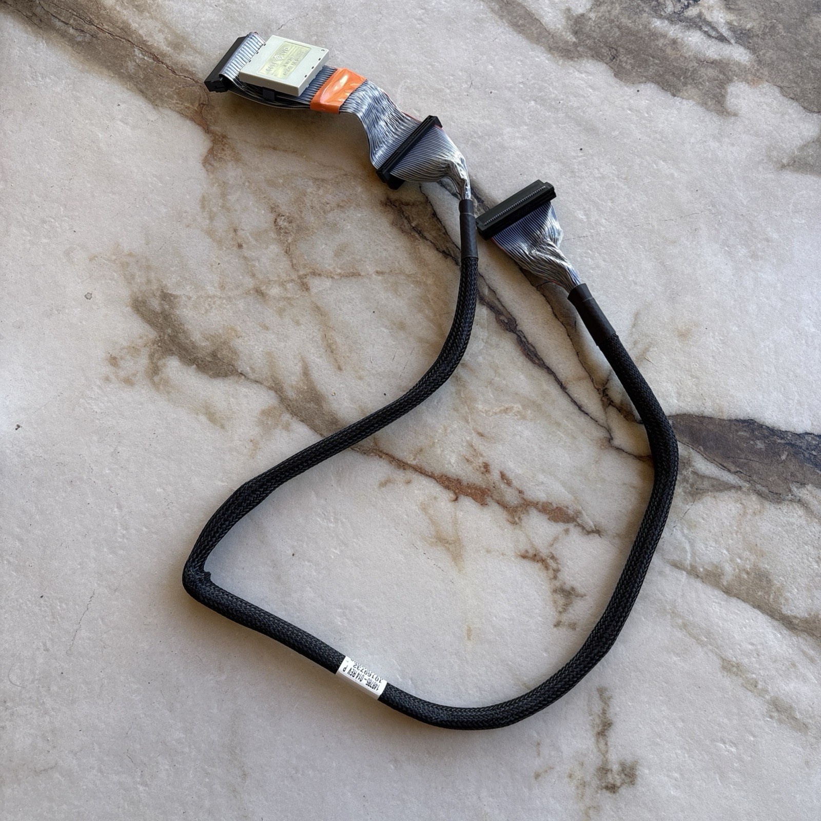 HP 148785-014 ML330 G3 LVD SCSI Cable Amphenol