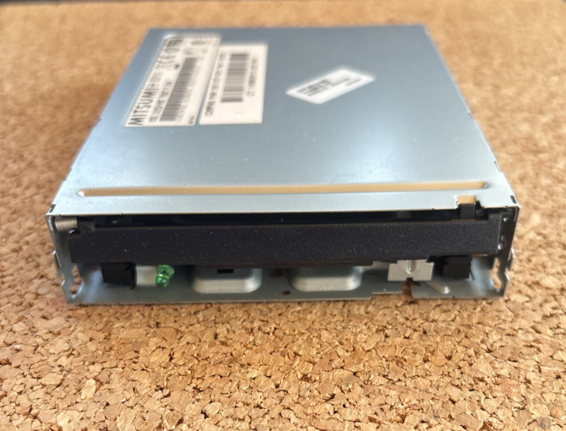 Mitsumi D353M3D-5088 3.5" Internal Floppy Disk Drive HP P/N 391187-001 Open Face