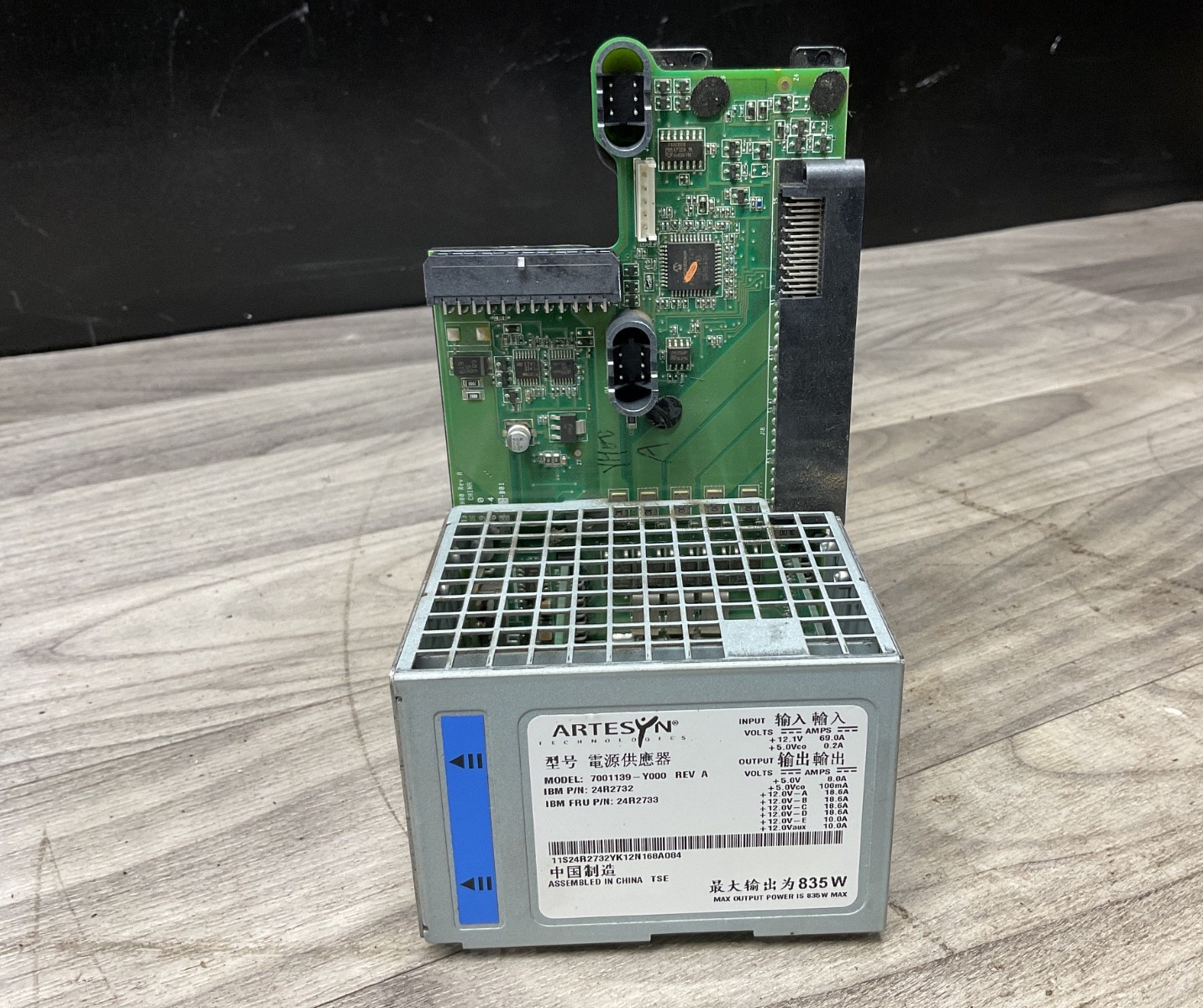 IBM 24R2732 835W Power Supply Distribution Board Artesyn 7001139-Y000 #311Z78
