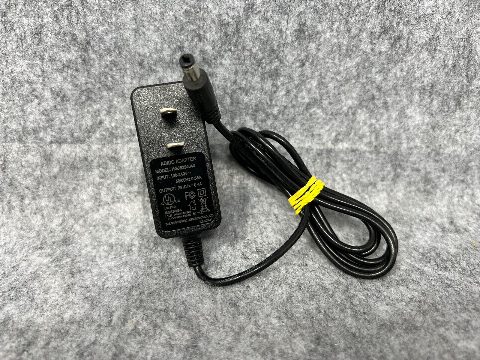 29.4V 0.4A (HGJS294040) GOTRAX HOVERBOARD REPLACEMENT AC ADAPTER CHARGER -- USED