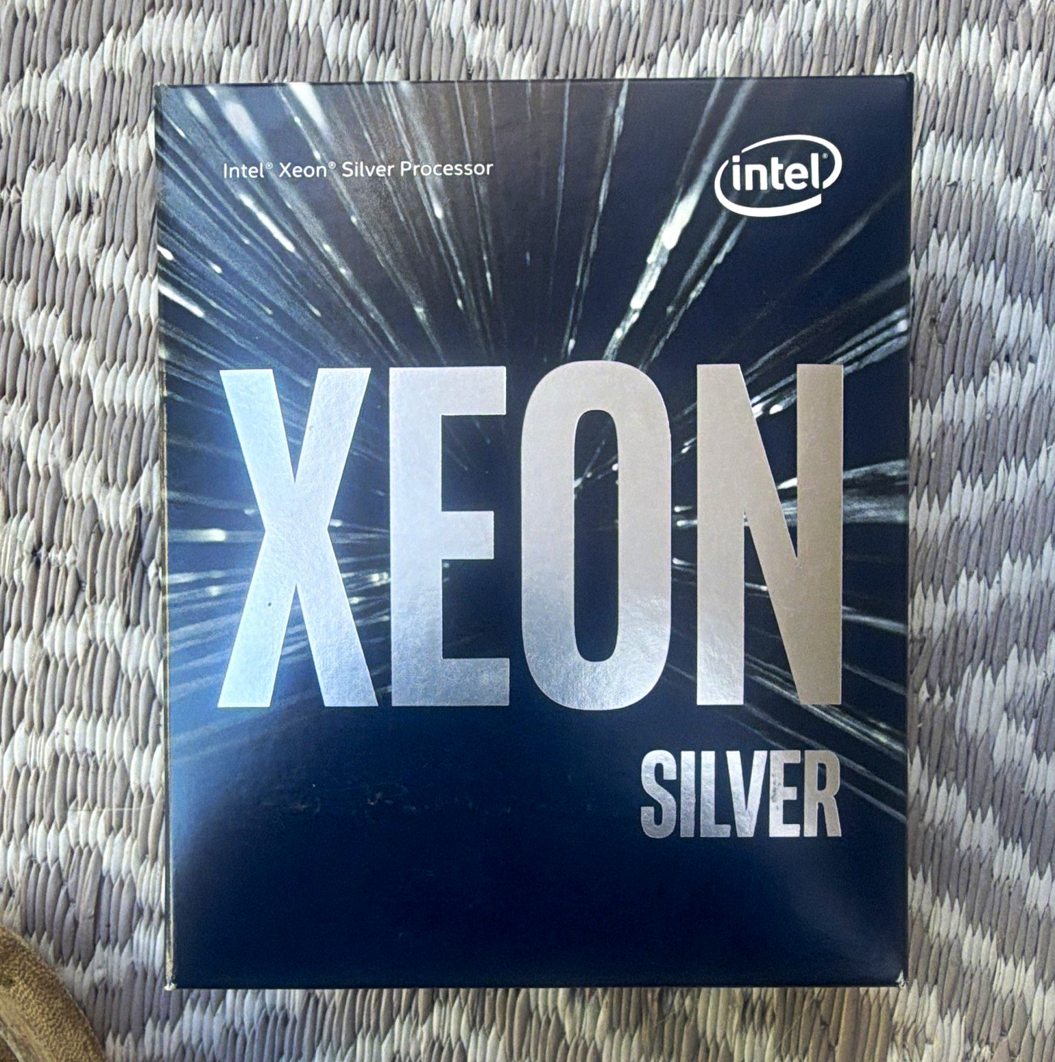 Intel Xeon Silver 4214 2.20GHz LGA3647 CPU 16.5MB L3 SRFB9 BX806954214