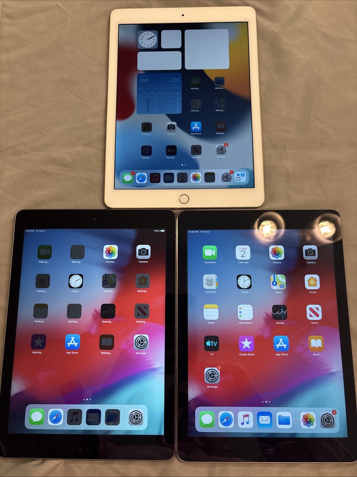 Apple iPad Air Lot Of 3 Tested Unlocked Great Condition