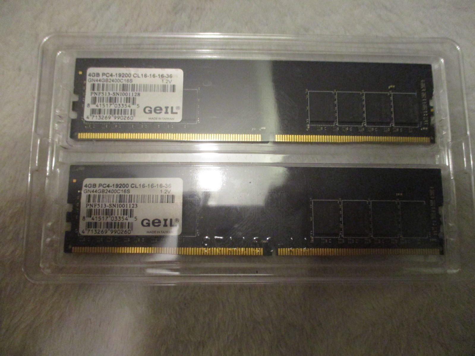 Geil 4GB PC4-19200 CL-16-16-16-36 RAM Memory RAM GN44GB2400C16S        