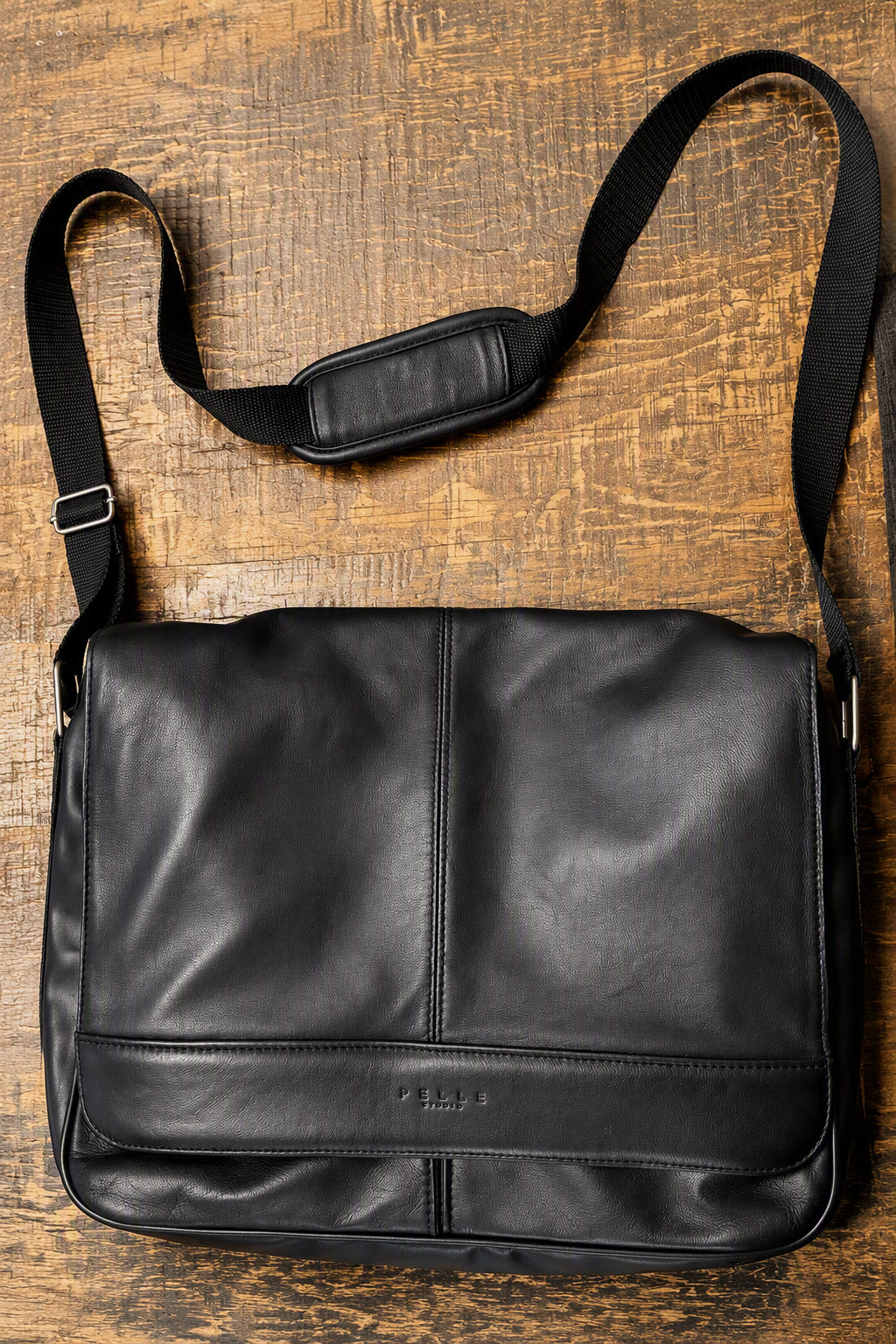 Wilson Pelle Studio Black Leather Crossbody Messanger Laptop Bag