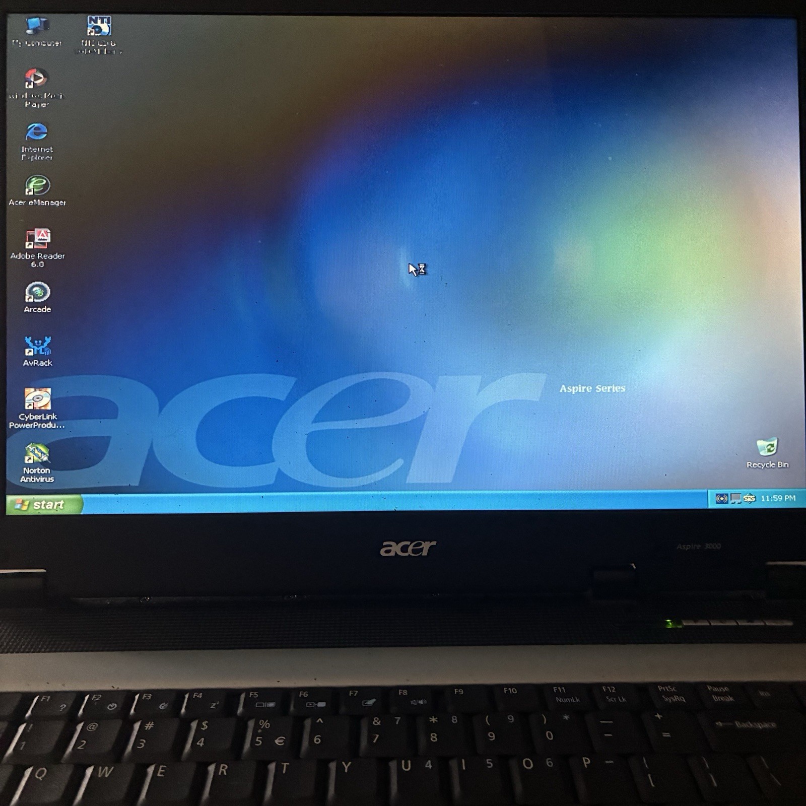 Acer Aspire 3003WLCi Laptop AMD Sempron 15.4” Win XP 60GB Working Batt Restored