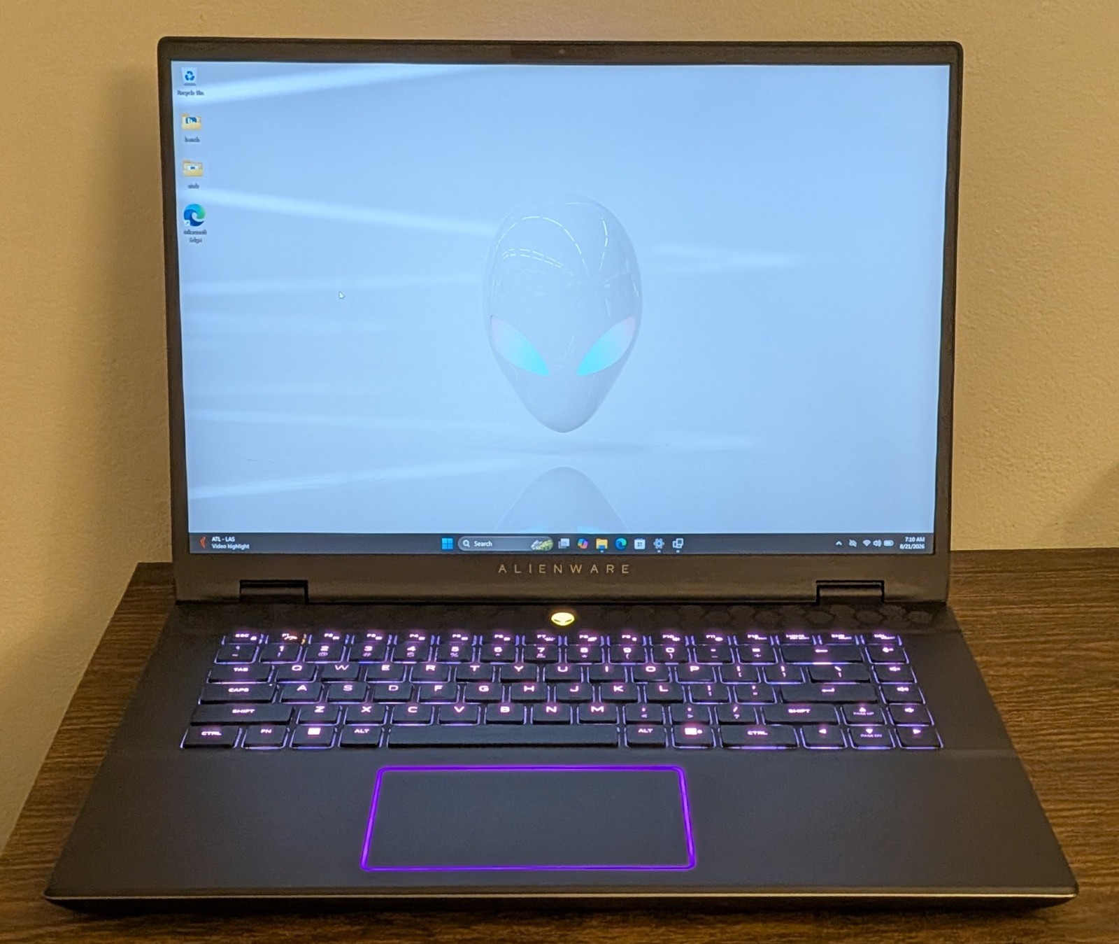 *READ* Alienware m16 R2 QHD 240Hz (Core Ultra 9 185H, 32GB/1TB, RTX 4070) Laptop