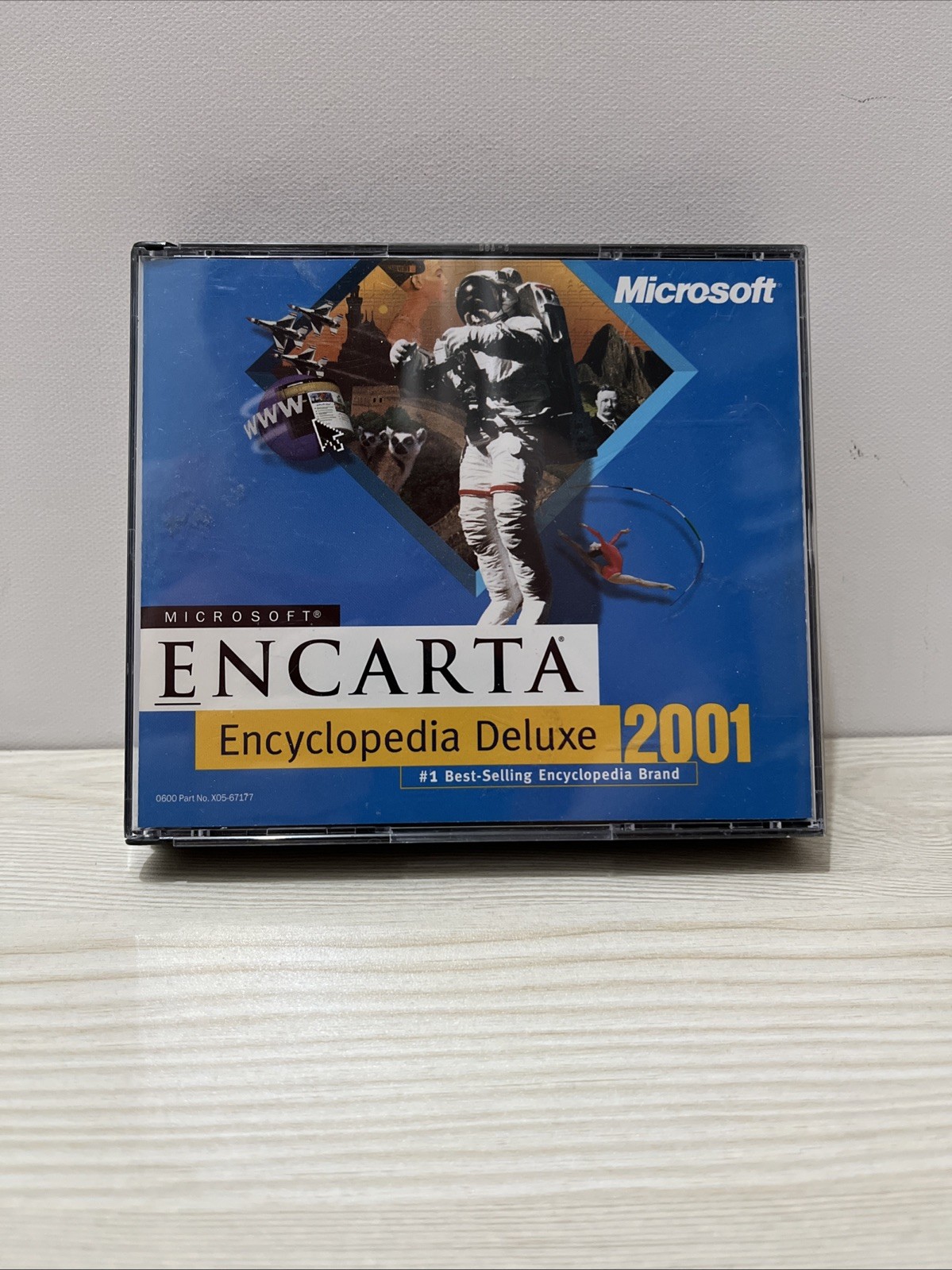 Microsoft ENCARTA Encyclopedia Deluxe 2001 CD-ROM PC 3 Disc Set