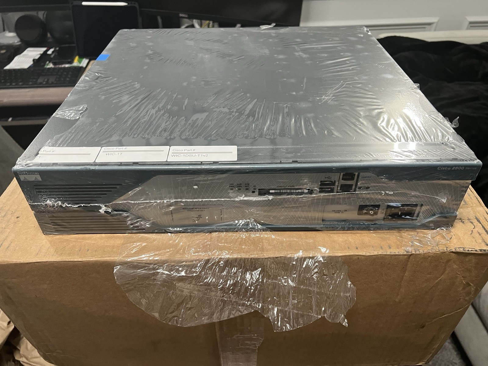 NEW SEALED CISCO 2821 K9 Gigabit Voice SECURITY ROUTER 2821-VSEC CME-8.6 NOB